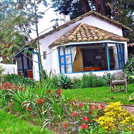 Готель Hacienda Cusin Отавало Екстер'єр фото