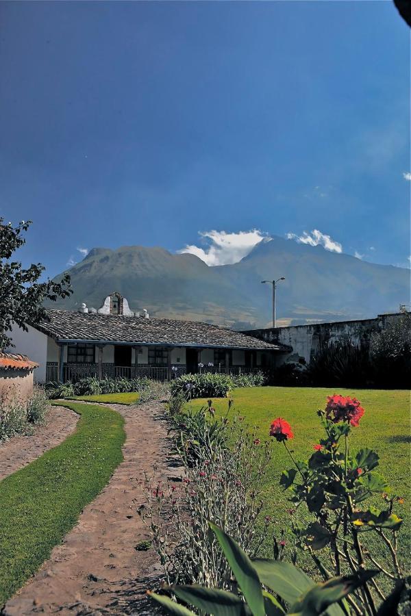 Готель Hacienda Cusin Отавало Екстер'єр фото